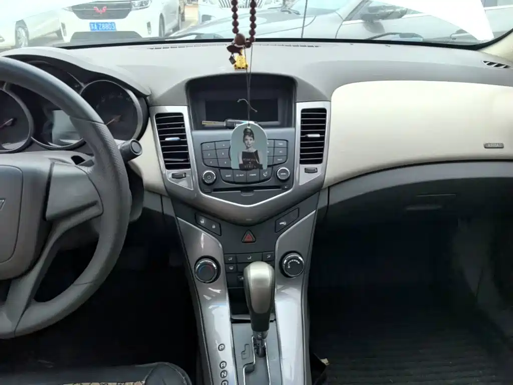 Chevrolet Cruze — миниатюра 13