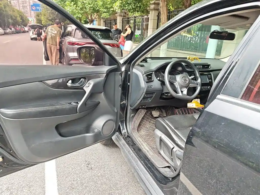 Nissan X-Trail — миниатюра 17