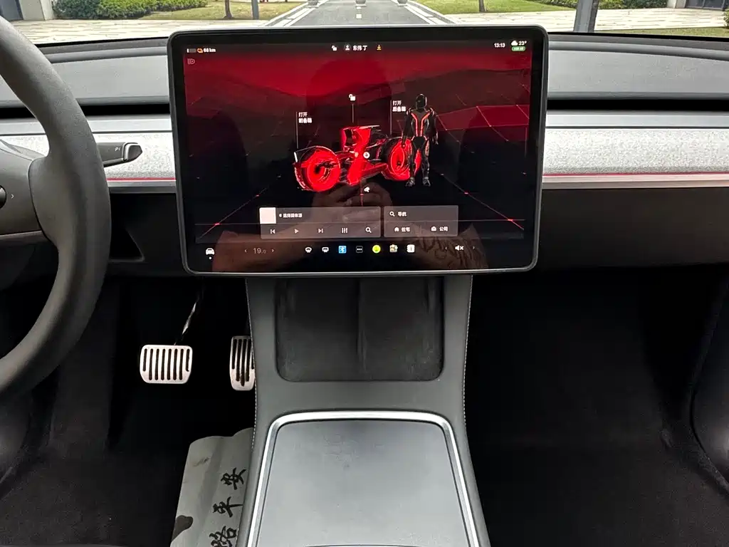 Tesla Model Y — миниатюра 14