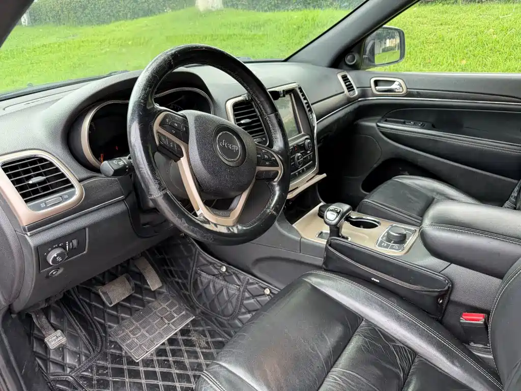 Jeep Grand Cherokee (Import) — миниатюра 7