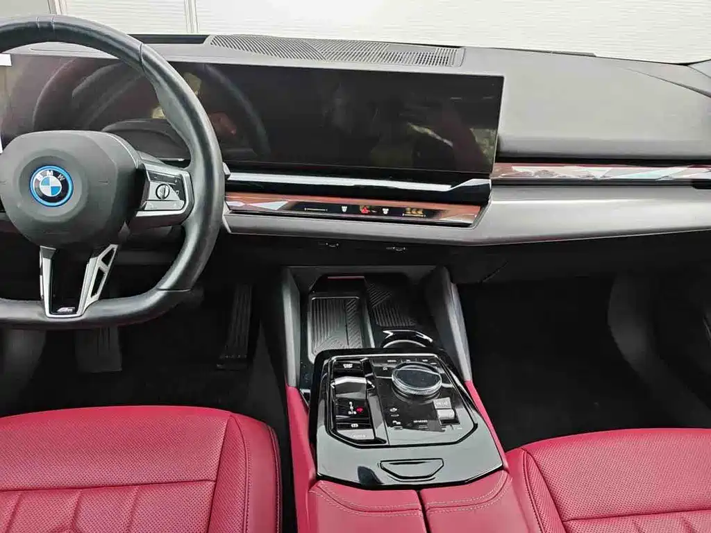 BMW i5 — миниатюра 9