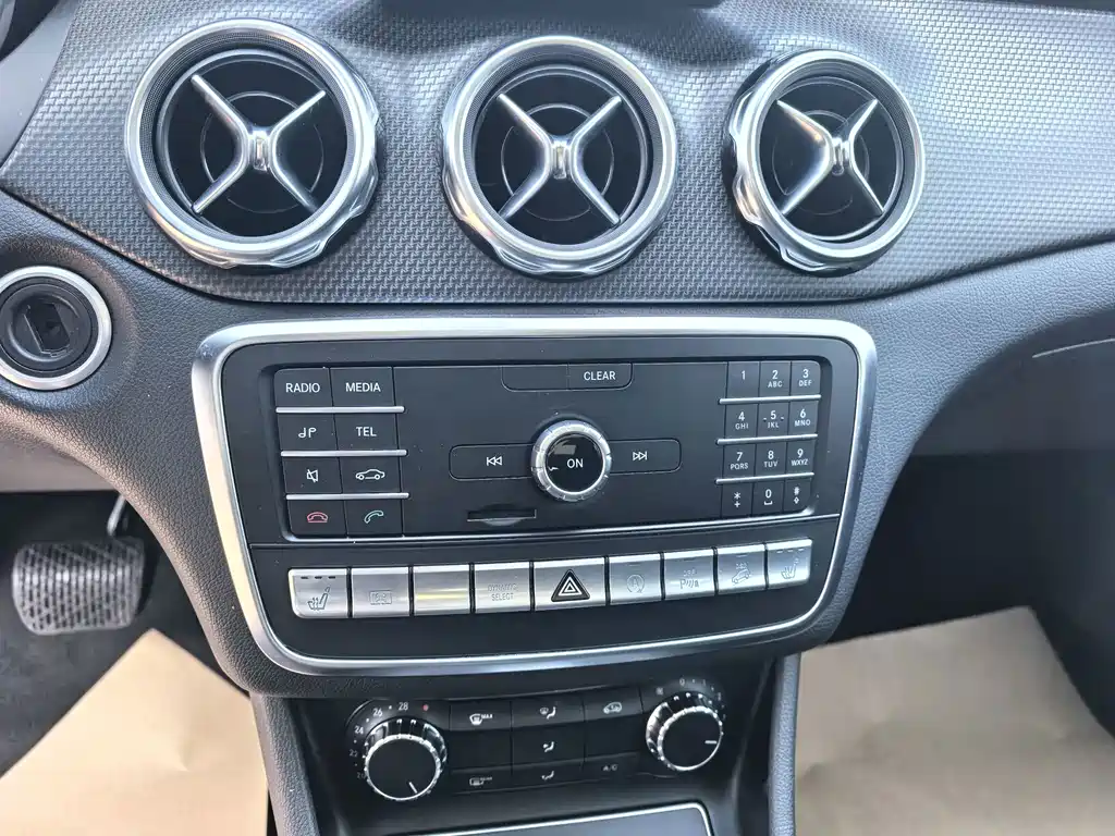 Mercedes-Benz GLA — миниатюра 7