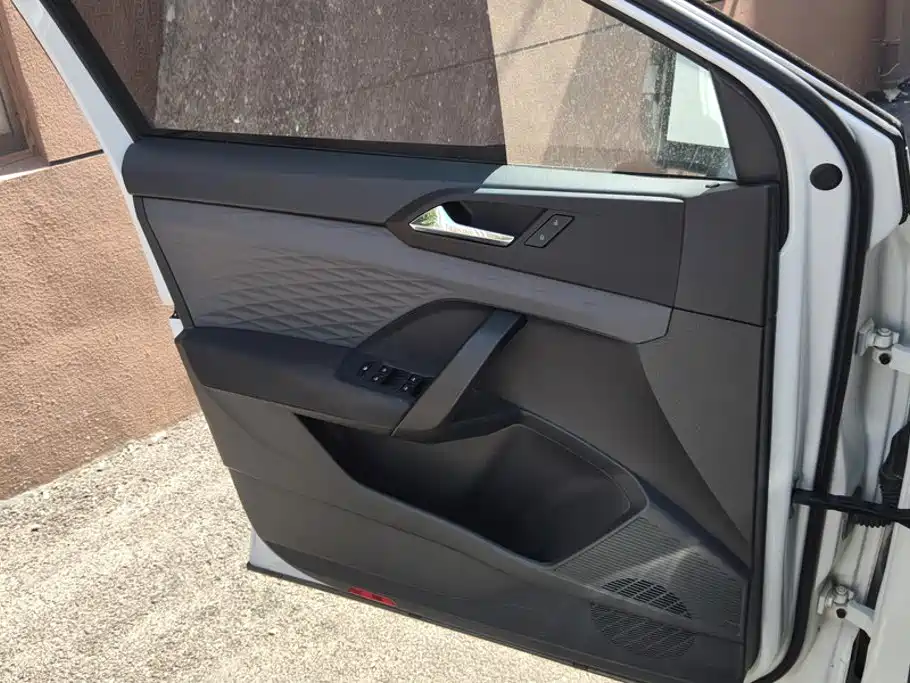 Volkswagen Tharu — миниатюра 7