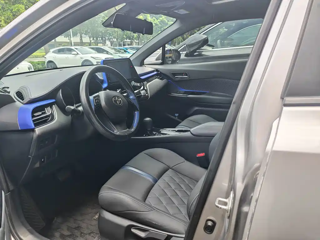 Toyota IZOA — миниатюра 6