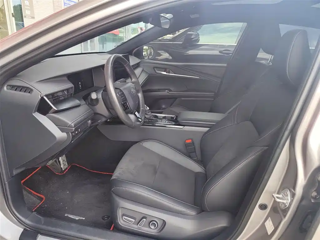 Toyota Camry — миниатюра 6