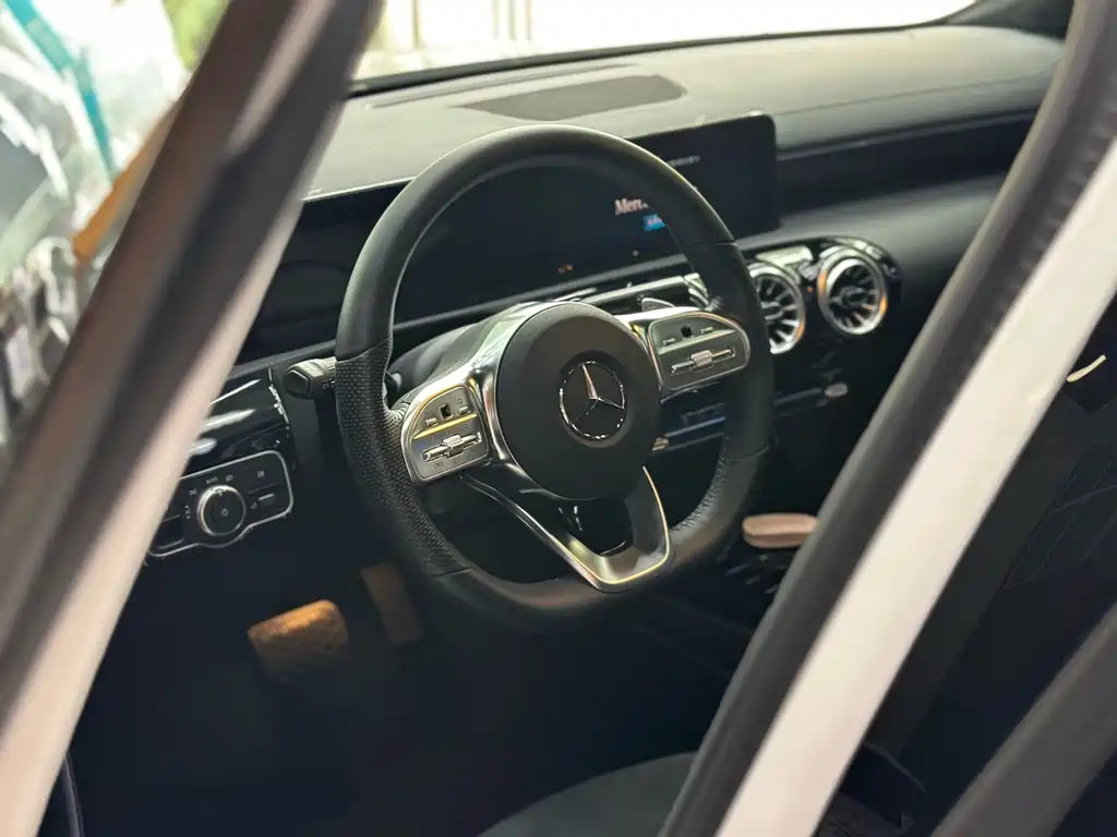 Mercedes-Benz A-Class — миниатюра 11