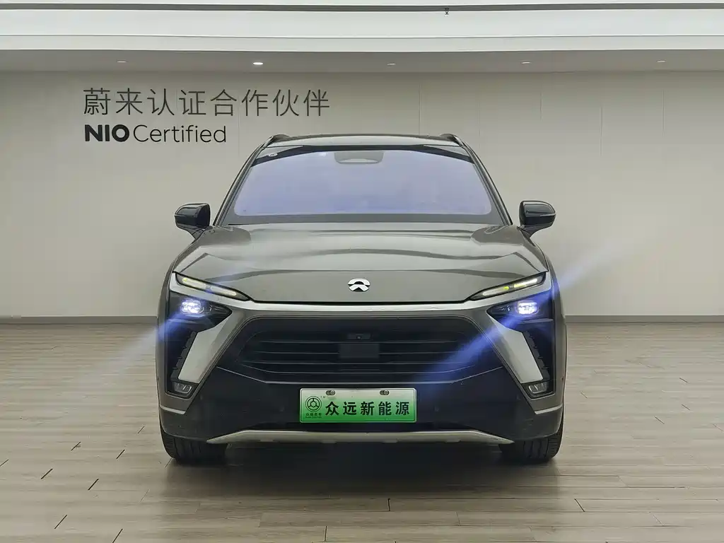 NIO ES8 2020 580KM мест