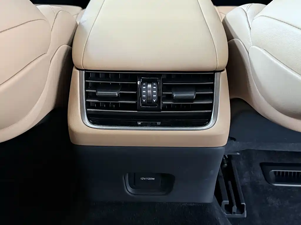 Lexus LS — миниатюра 21