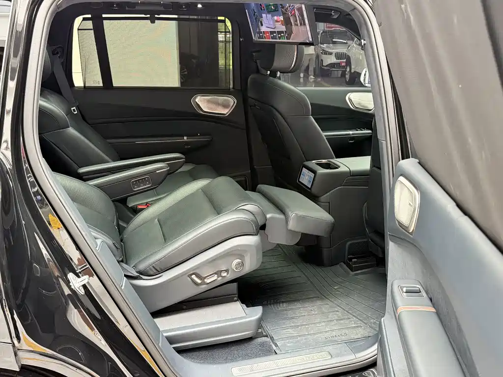 Lynk & Co 900 — миниатюра 10