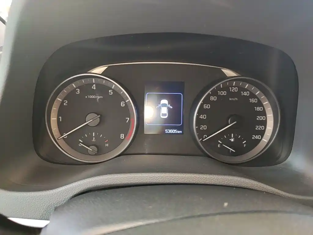 Hyundai Elantra — миниатюра 12