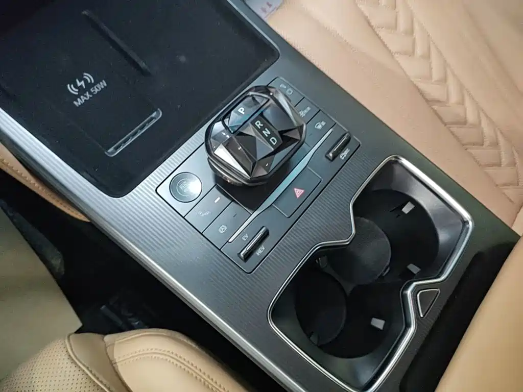 BYD L DM-i — миниатюра 14