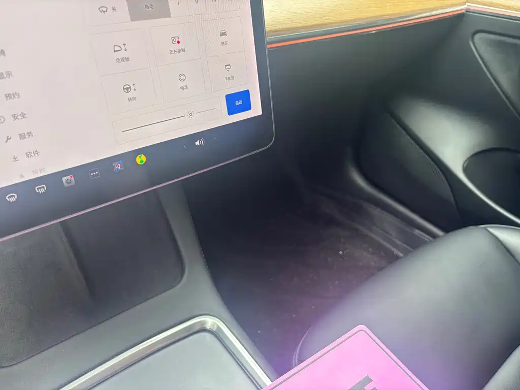 Tesla Model 3 — миниатюра 5