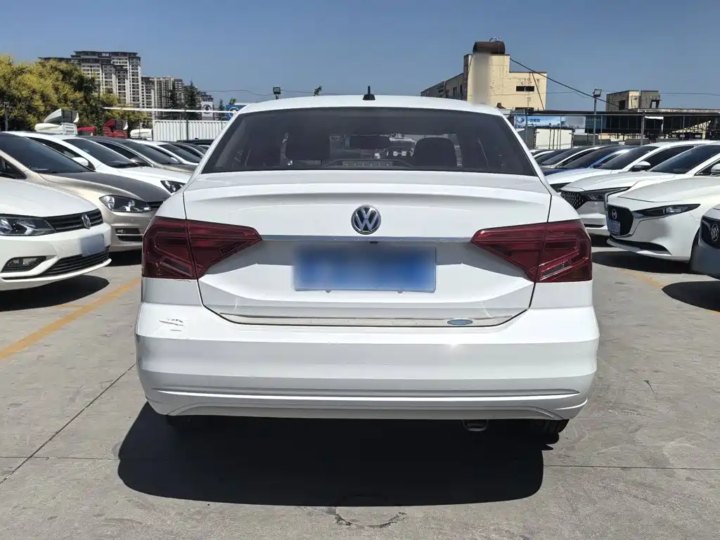 Volkswagen Jetta — миниатюра 13