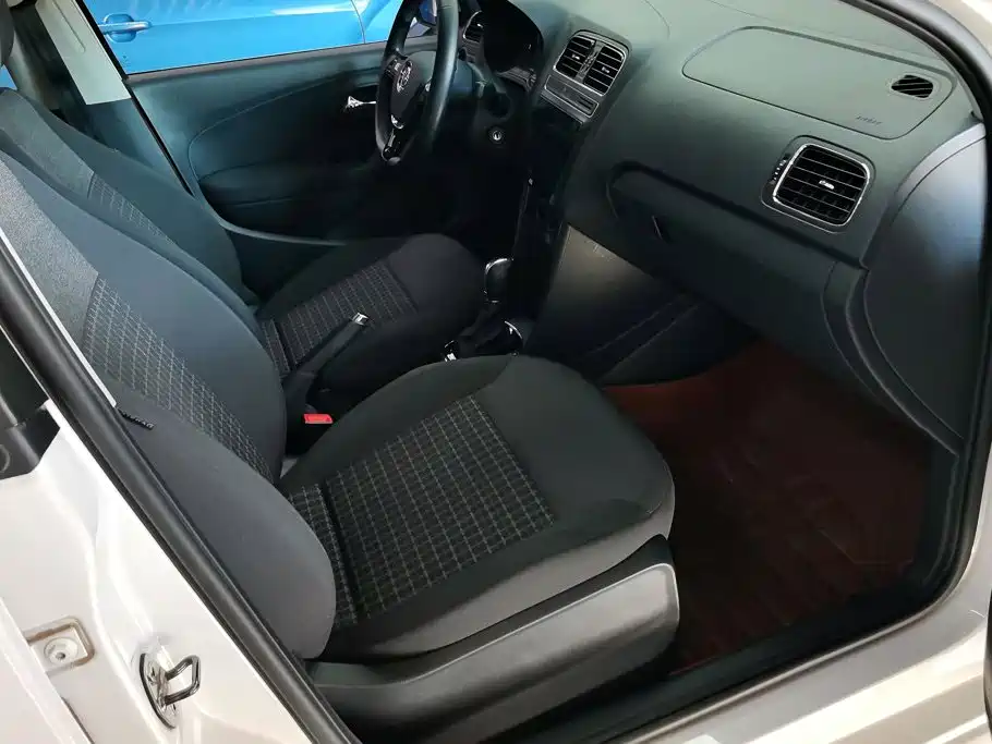 Volkswagen Polo — миниатюра 8