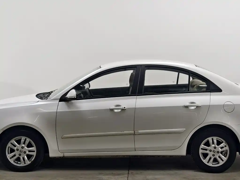 Changan V5 — миниатюра 7