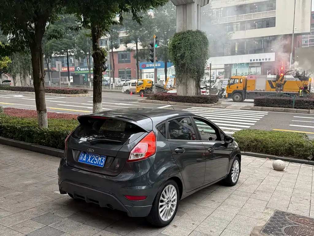 Ford Fiesta — миниатюра 8