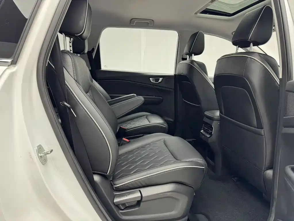 Wuling Jiachen — миниатюра 11