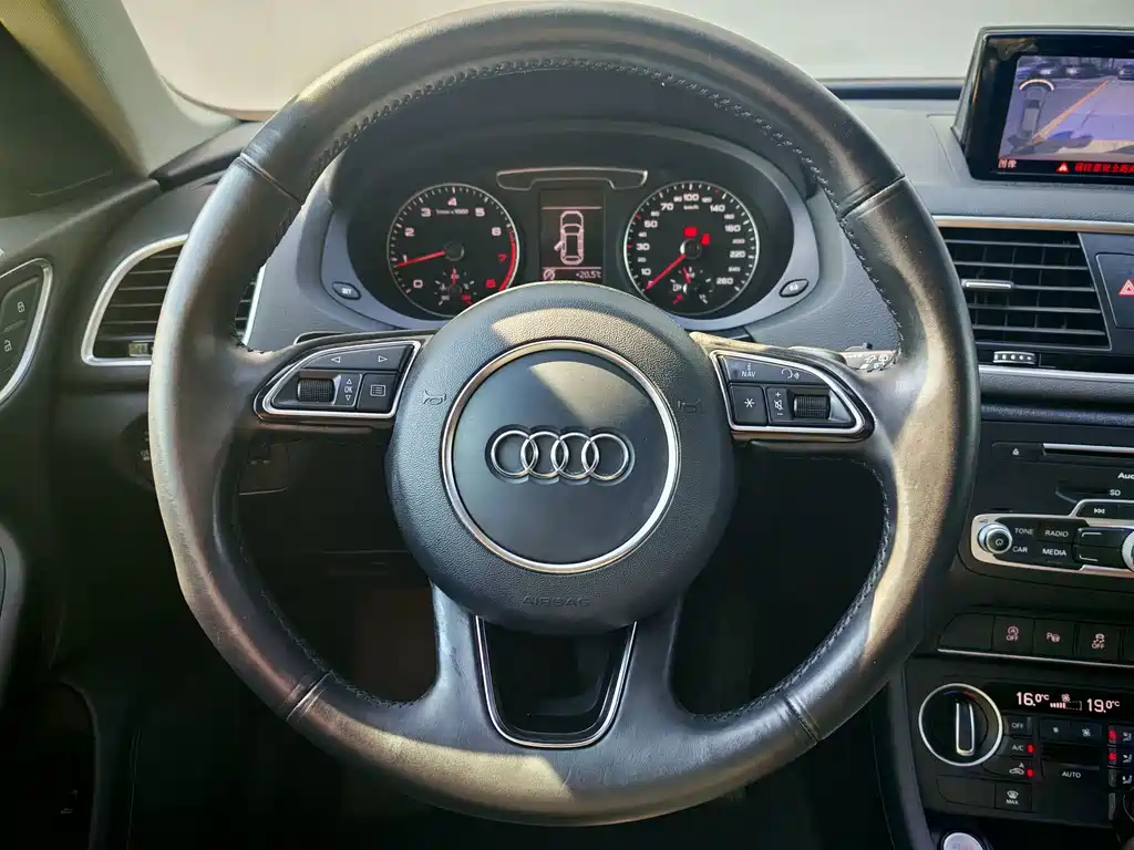Audi Q3 — миниатюра 12