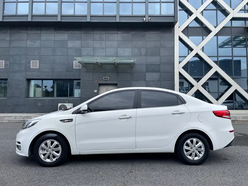 Kia K2 — миниатюра 4