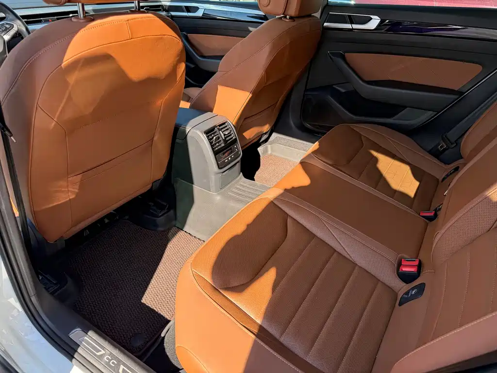 Volkswagen CC — миниатюра 7