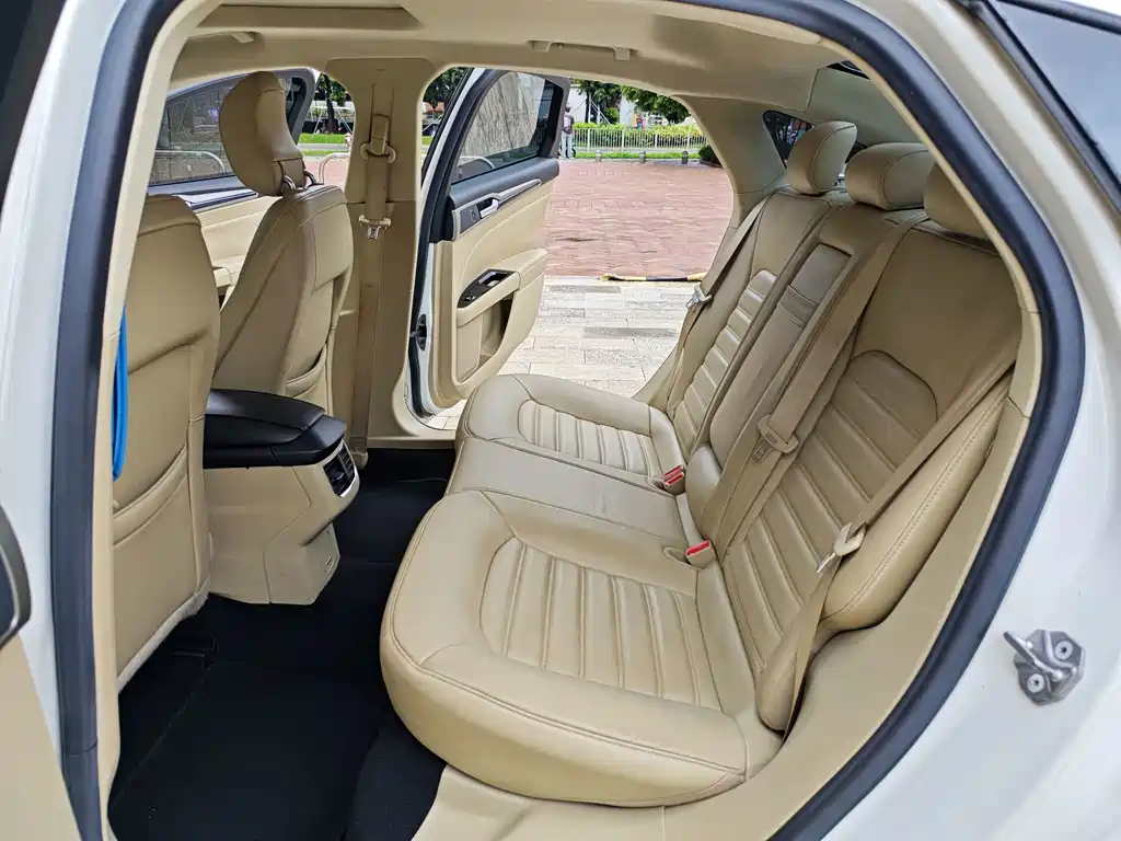 Ford Mondeo — миниатюра 11