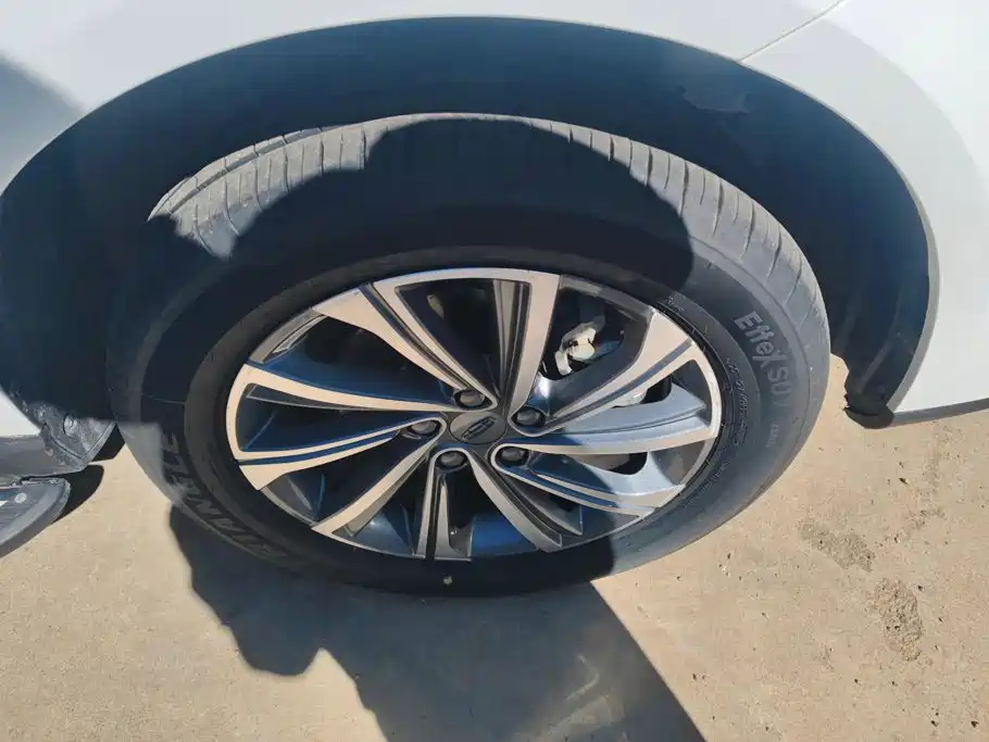 Geely Vision X6 — миниатюра 6