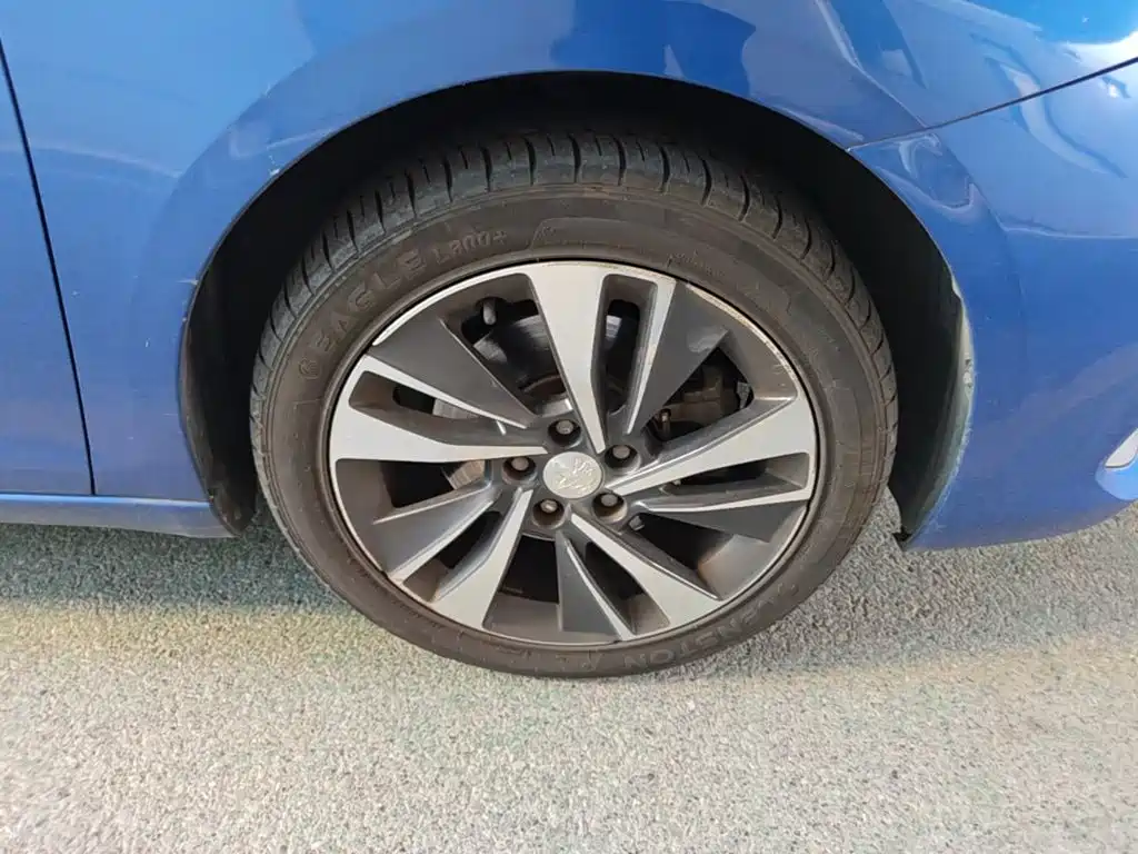 Peugeot 408 — миниатюра 12