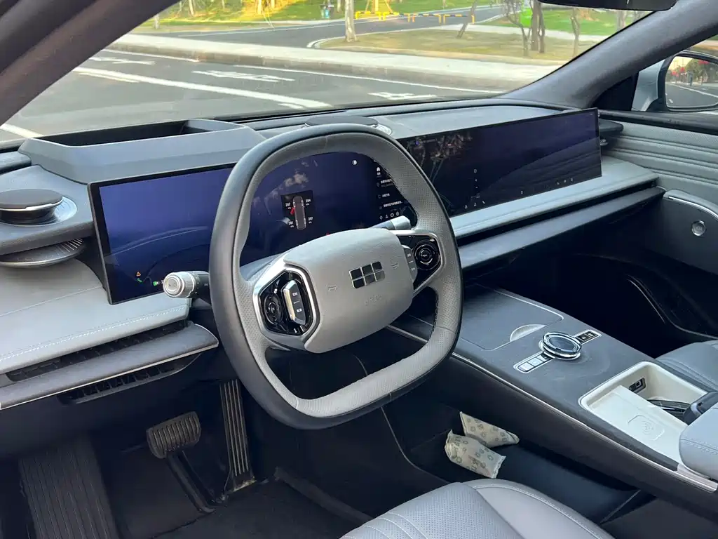 GEELY GALAXY GALAXY E8