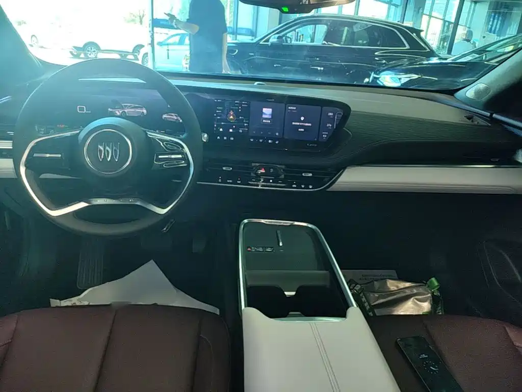 Buick LaCrosse — миниатюра 10