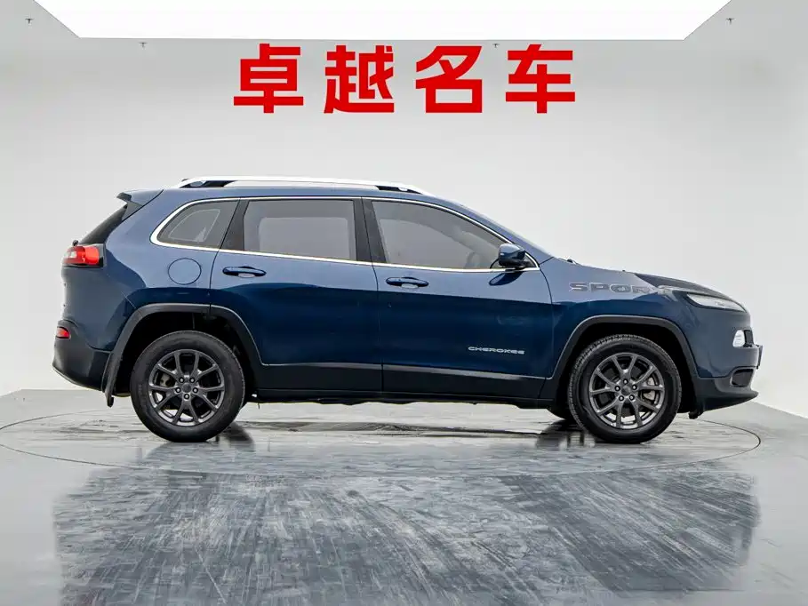 Jeep Cherokee — миниатюра 7