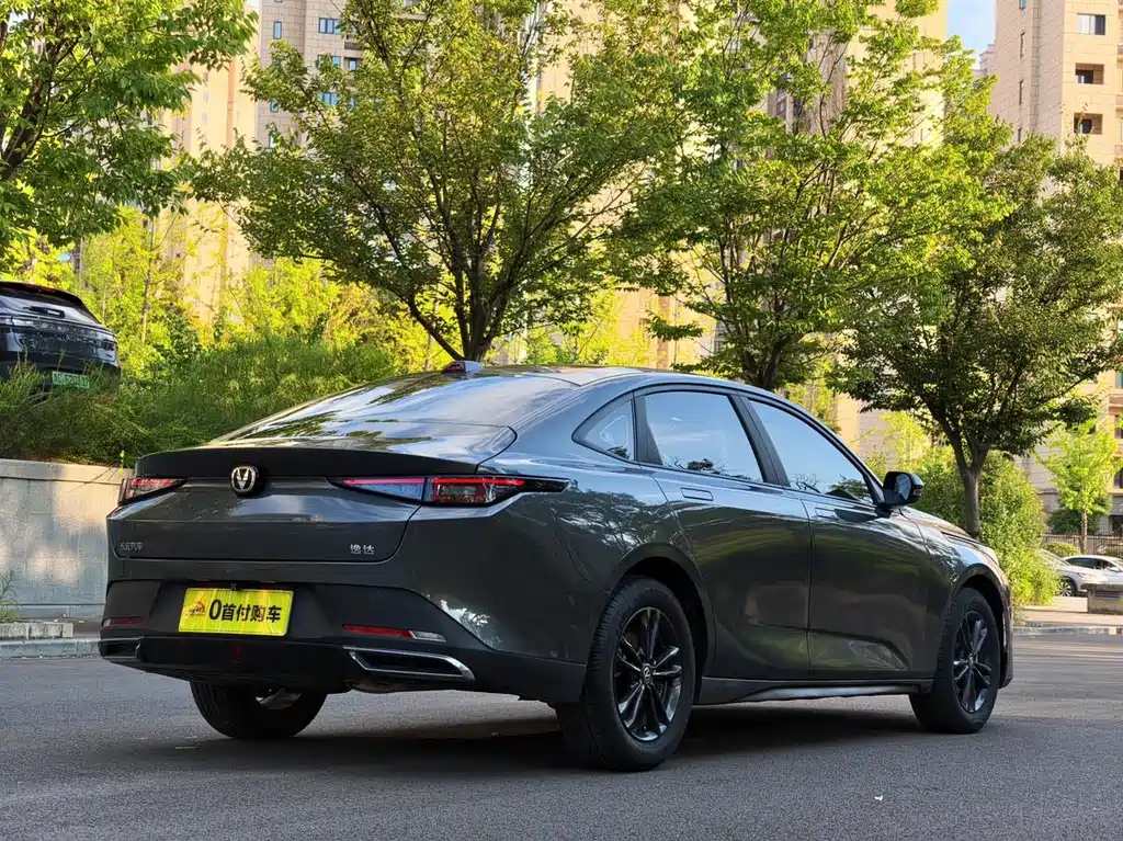 Changan Yida — миниатюра 4