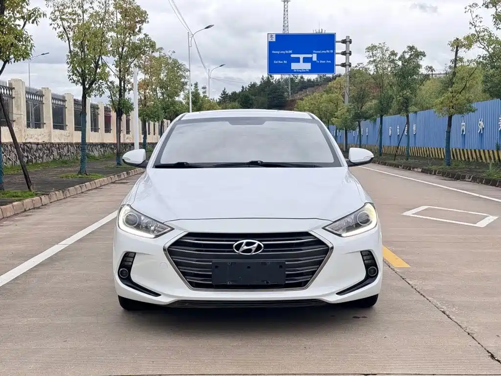 Hyundai Elantra — миниатюра 2