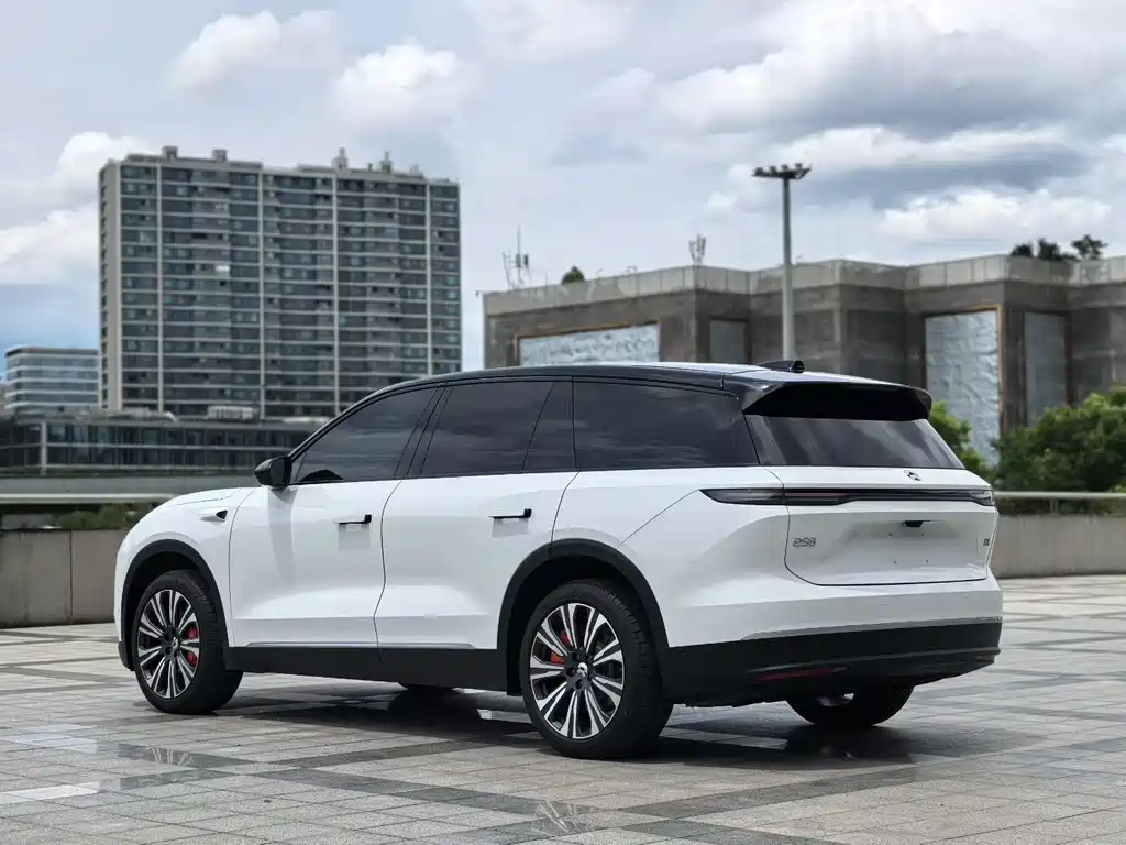NIO ES8 2024 75kWh