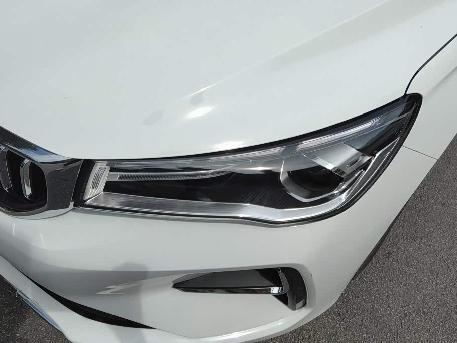 Geely Emgrand 1.5 л 2025 г. Белый, пробег 9800 км