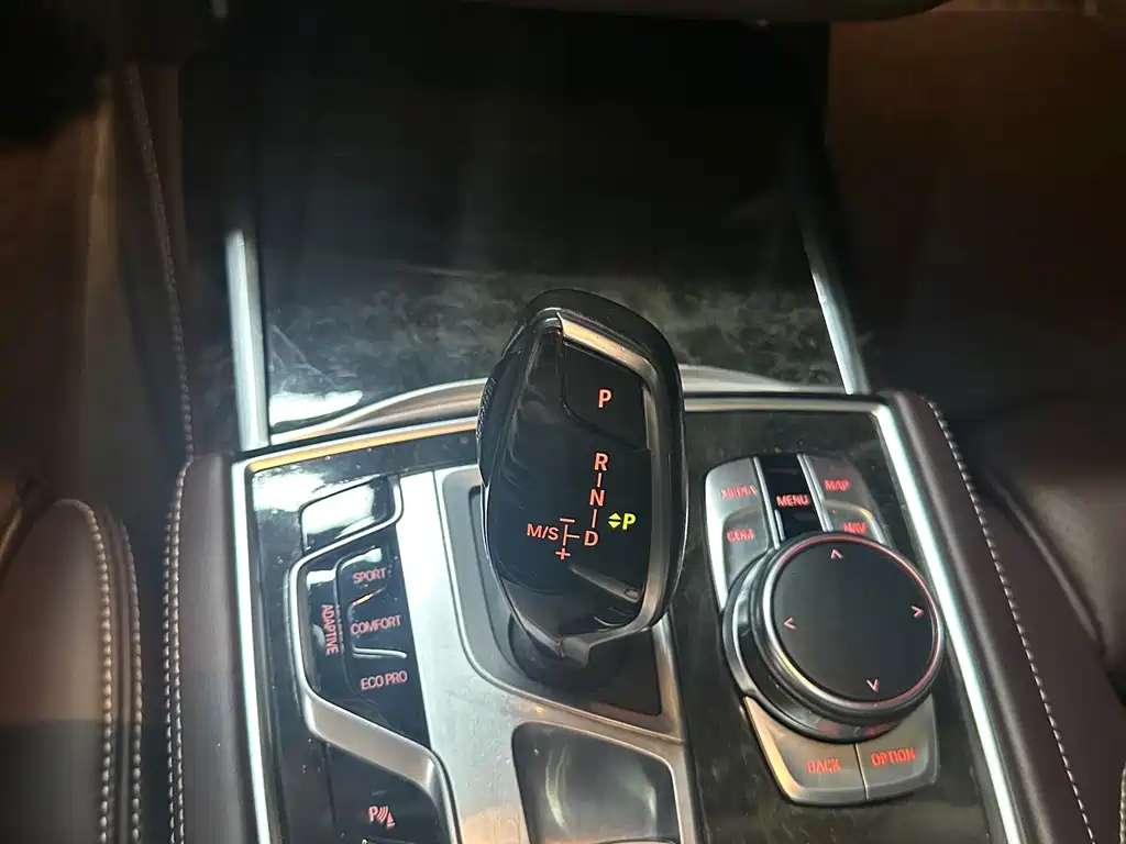 BMW 7 Series — миниатюра 15