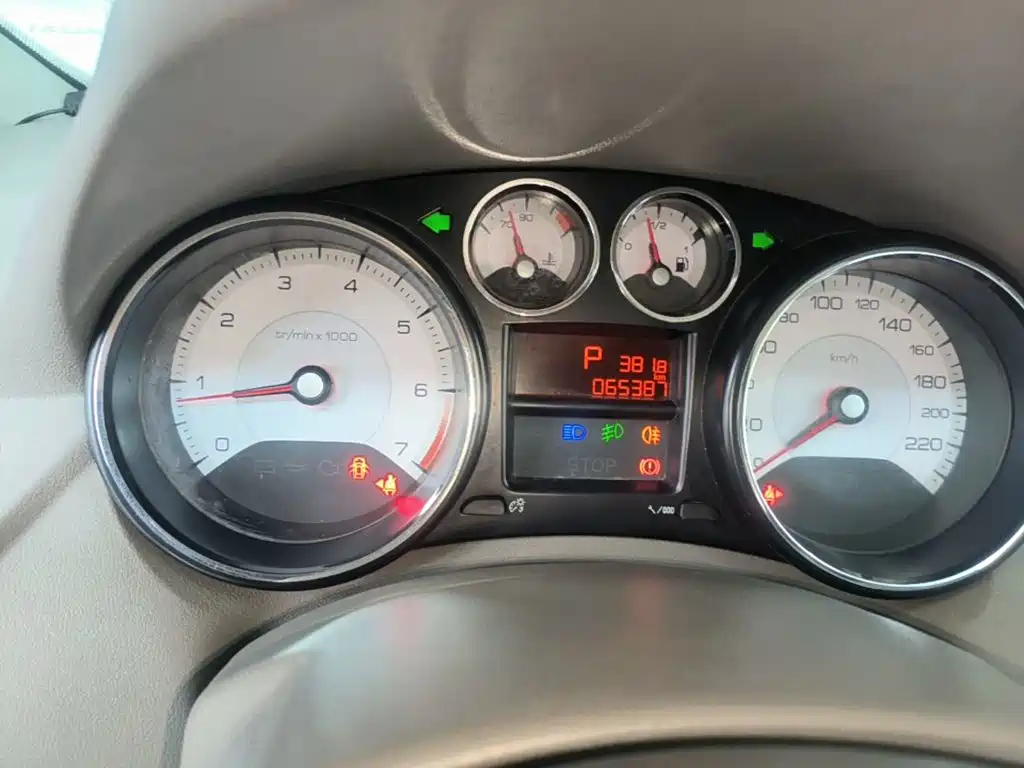 Peugeot 308 — миниатюра 12