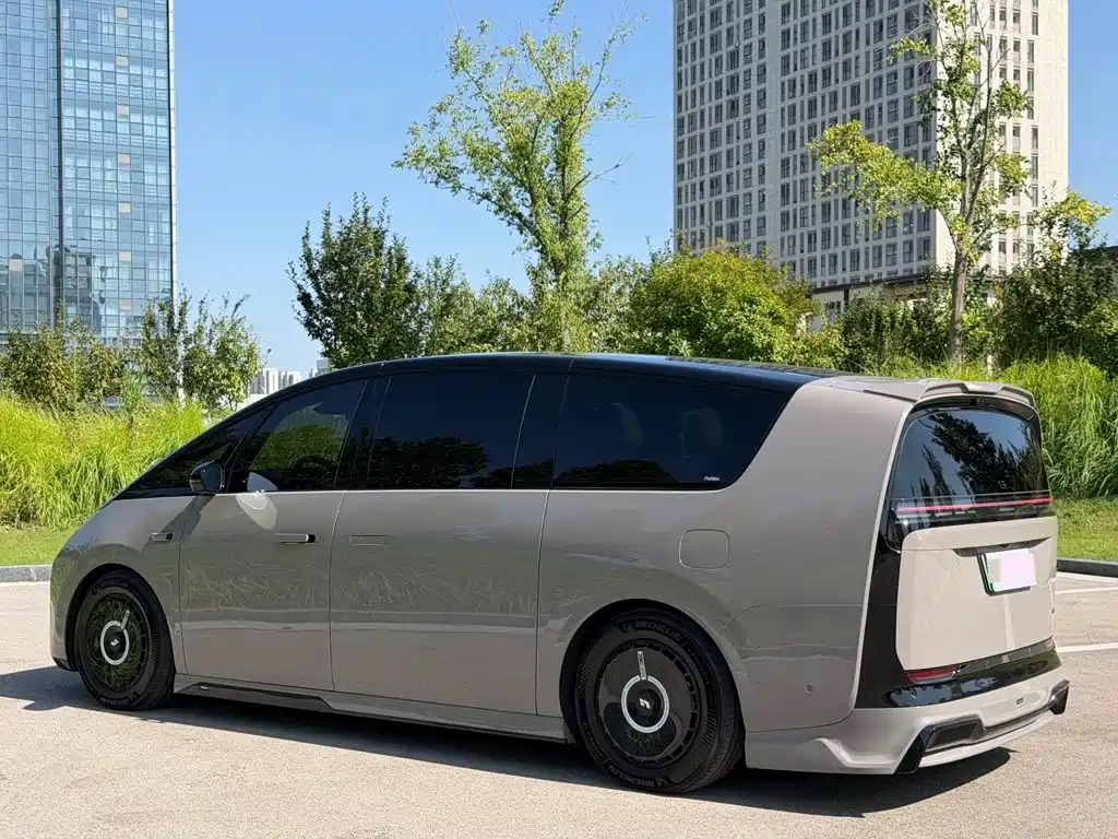Li Auto Li MEGA — миниатюра 9