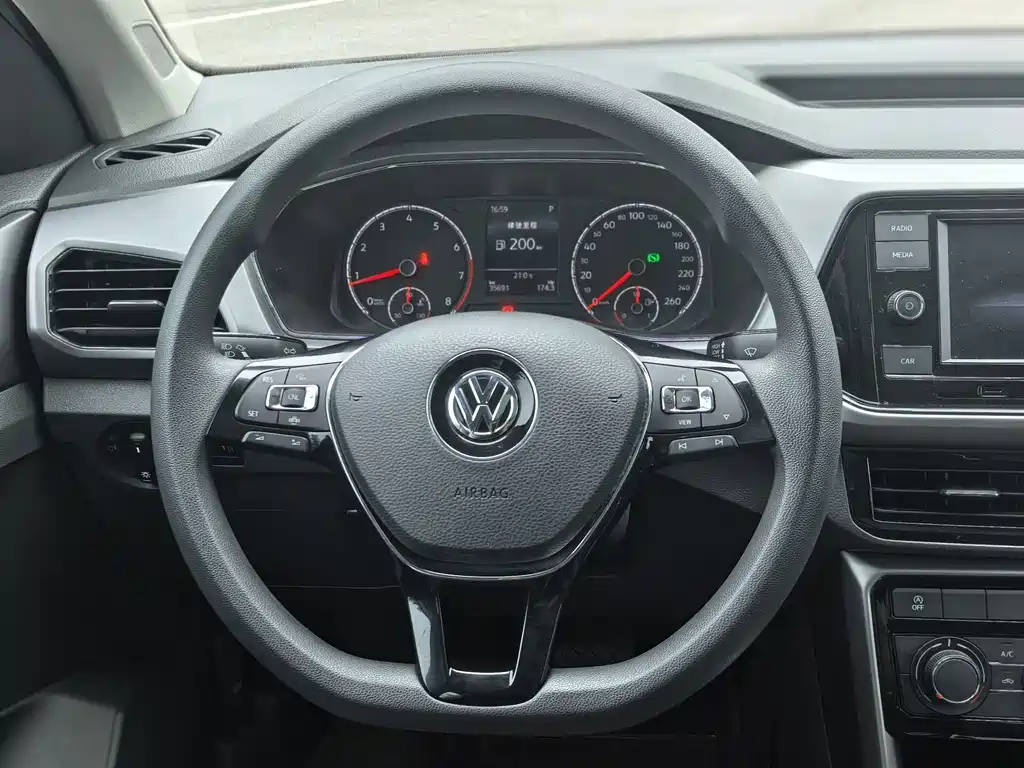 Volkswagen T-Cross — миниатюра 7