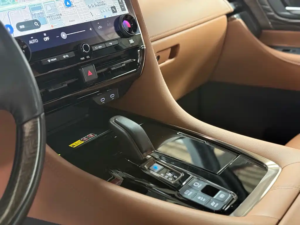 Toyota Alphard 2024 2.5L Luxury