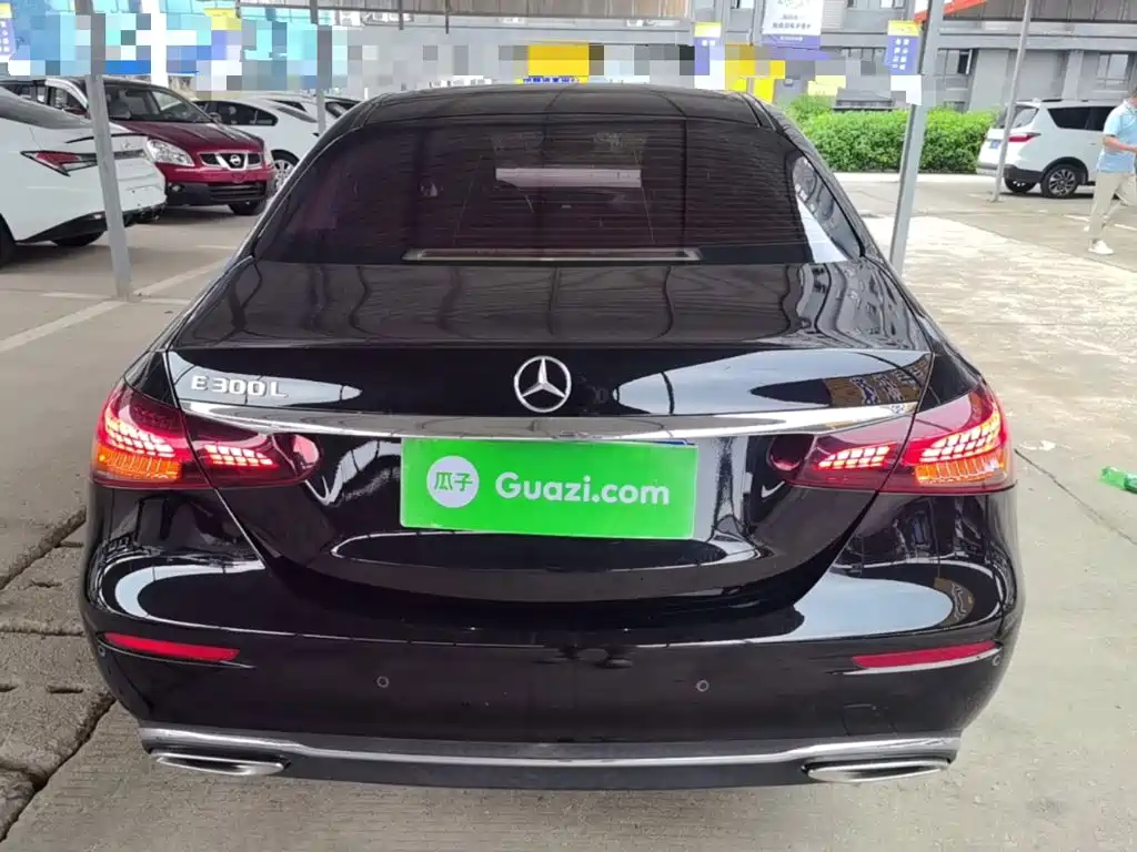 Mercedes-Benz E-Class — миниатюра 6