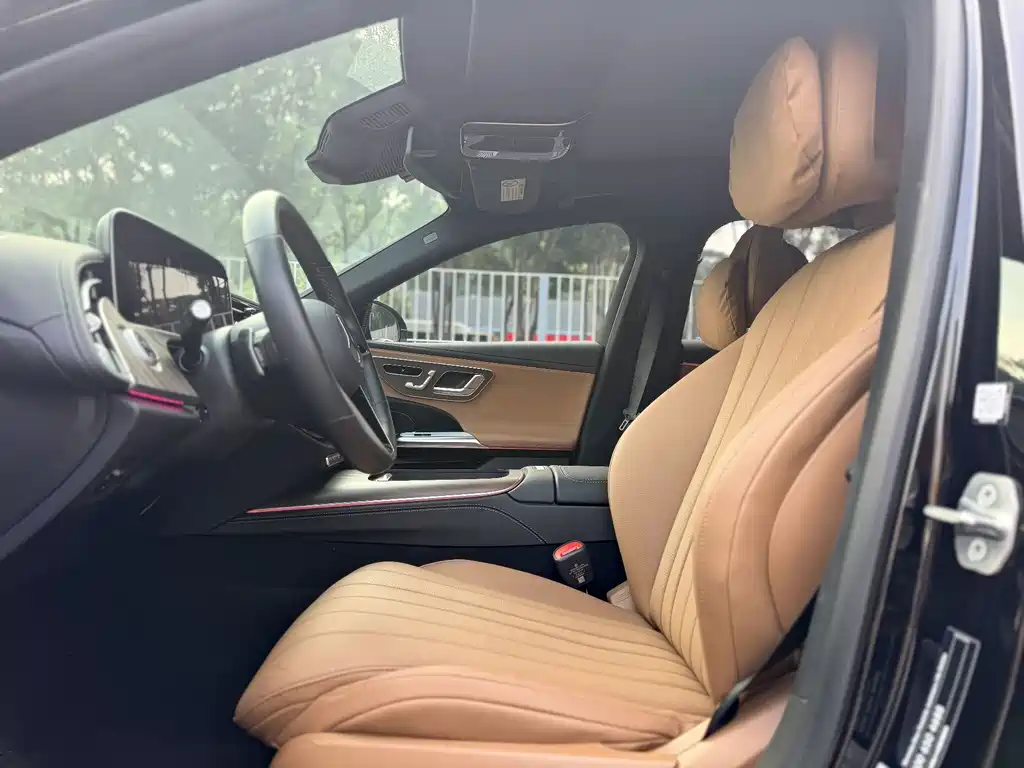 Mercedes-Benz E-Class — миниатюра 5