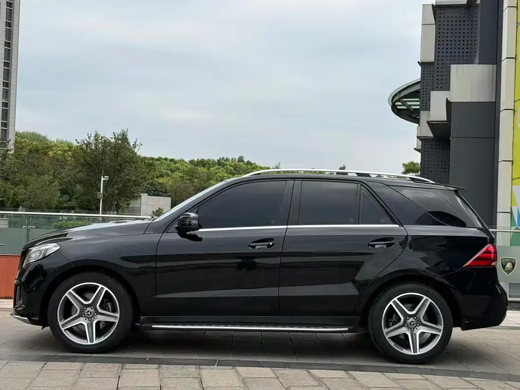 Mercedes-Benz GLE (Import) — миниатюра 13