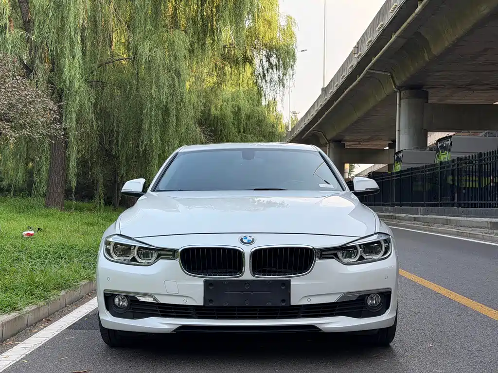 BMW 3 Series — миниатюра 2