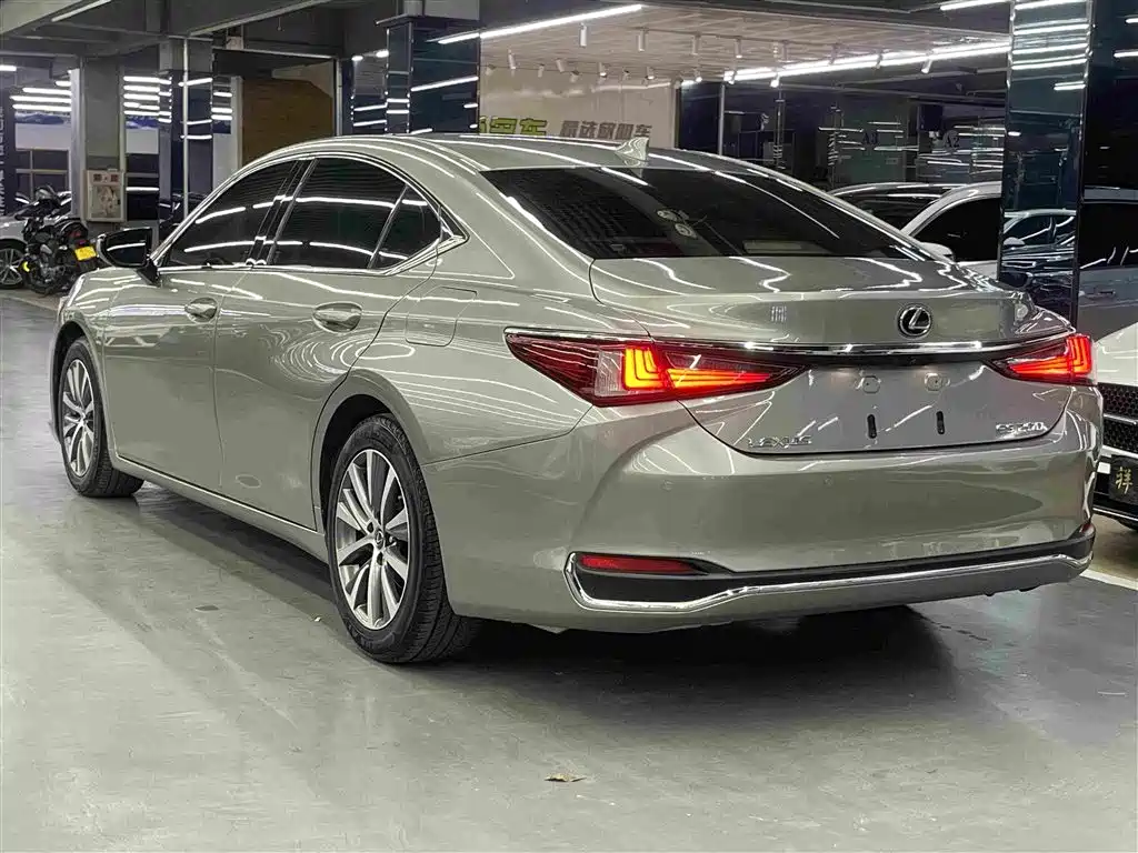 Lexus ES 2018 200 V