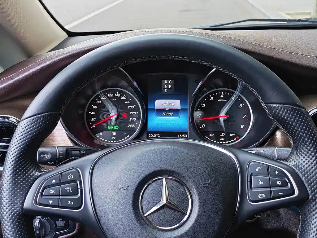 Mercedes-Benz V-Class — миниатюра 11