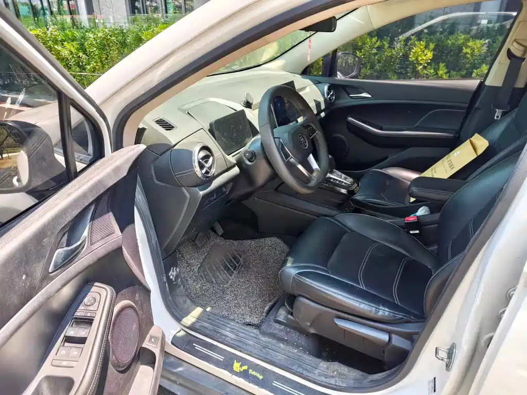 BYD Yuan EV — миниатюра 3