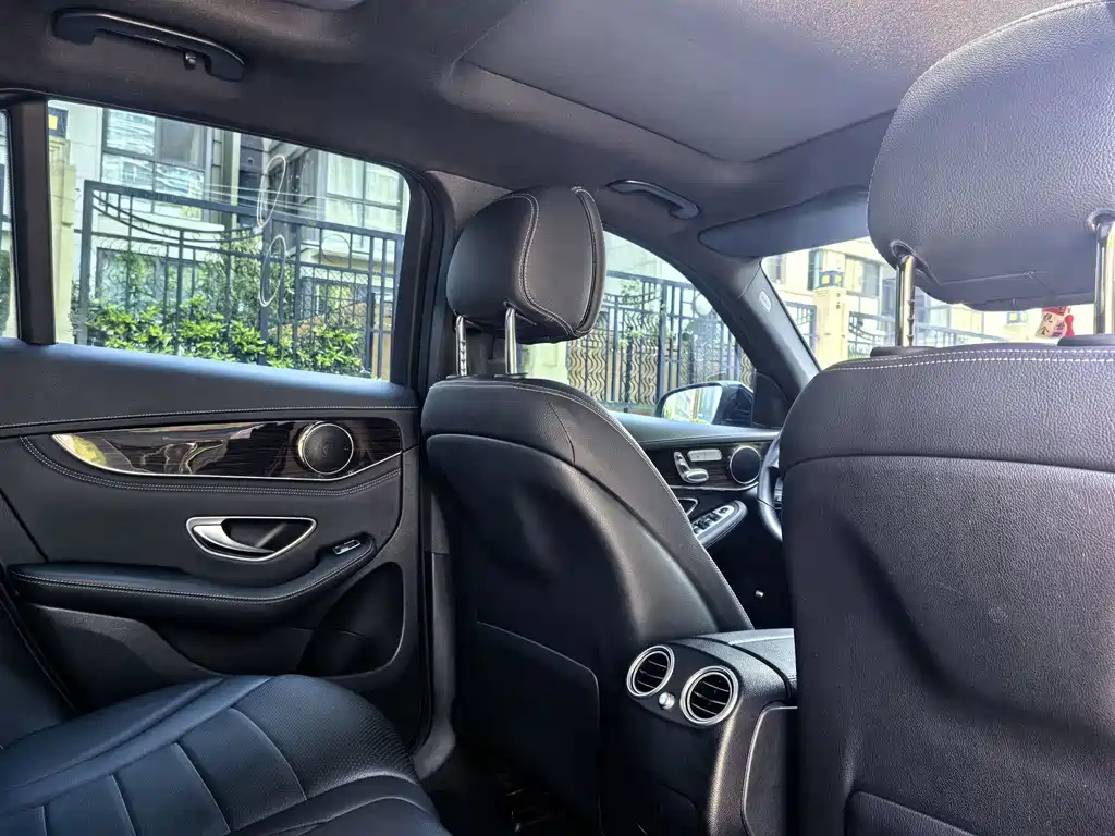Mercedes-Benz GLC — миниатюра 10