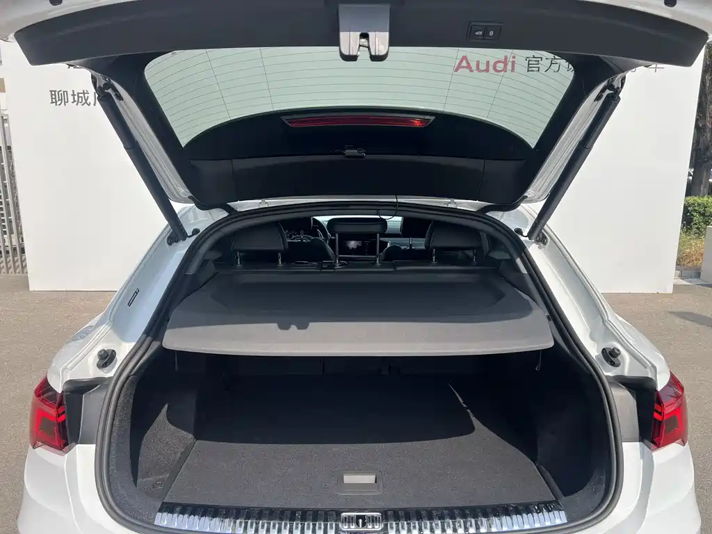 Audi Q3 Sportback — миниатюра 14