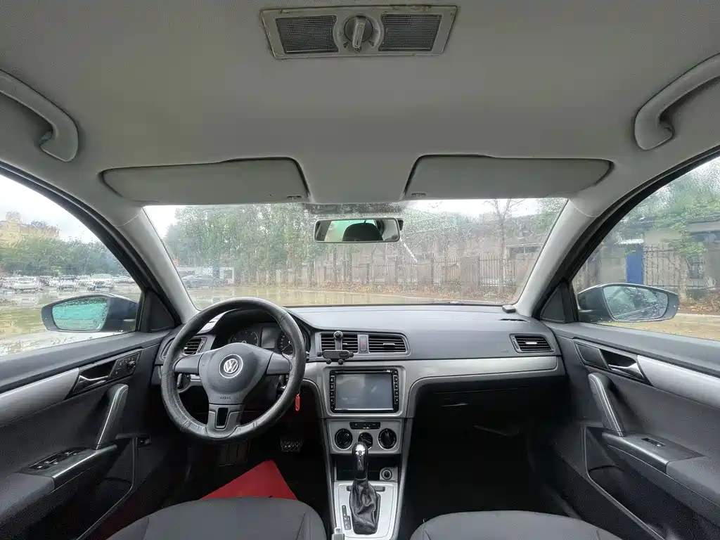 Volkswagen Lavida — миниатюра 5