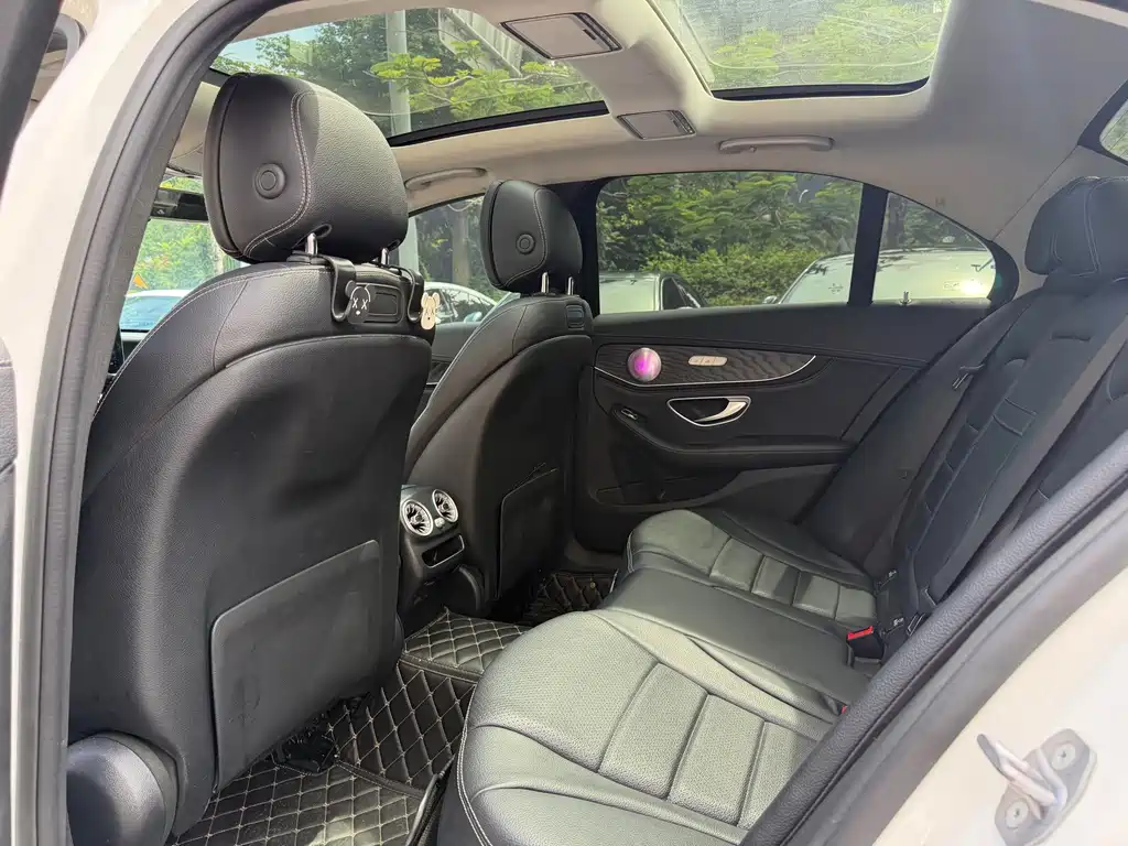 Mercedes-Benz C-Class — миниатюра 4